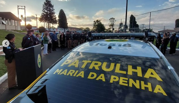 “Chegamos antes da violência”: Elmano e Jade entregam 29 viaturas da Patrulha Maria da Penha e reforçam proteção às mulheres no Ceará
